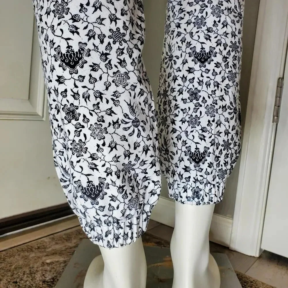 NWT INC Women's White Pocketed Joggers Elastic Waistband Cuffs Printed Pants - Picture 10 of 17